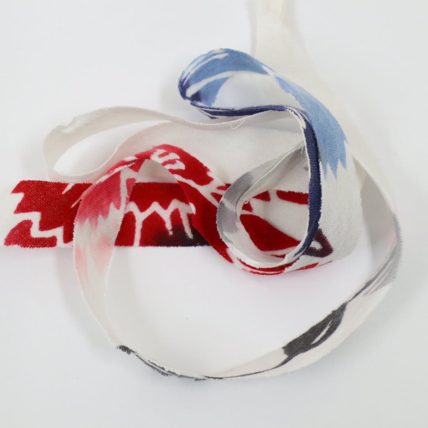 White yukata with floral pattern (Y02410027)