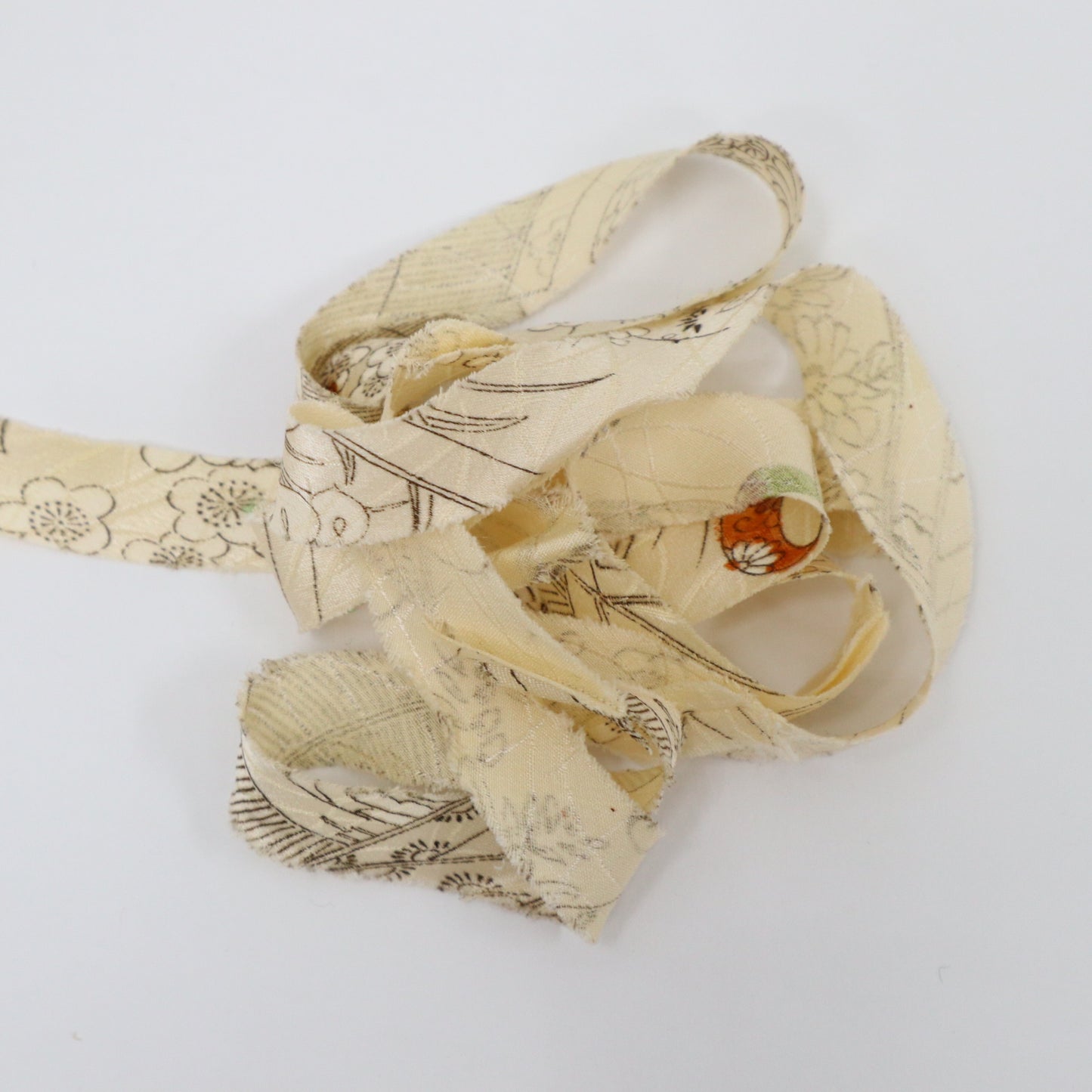 Unbleached mansion with floral pattern (Y02206015)