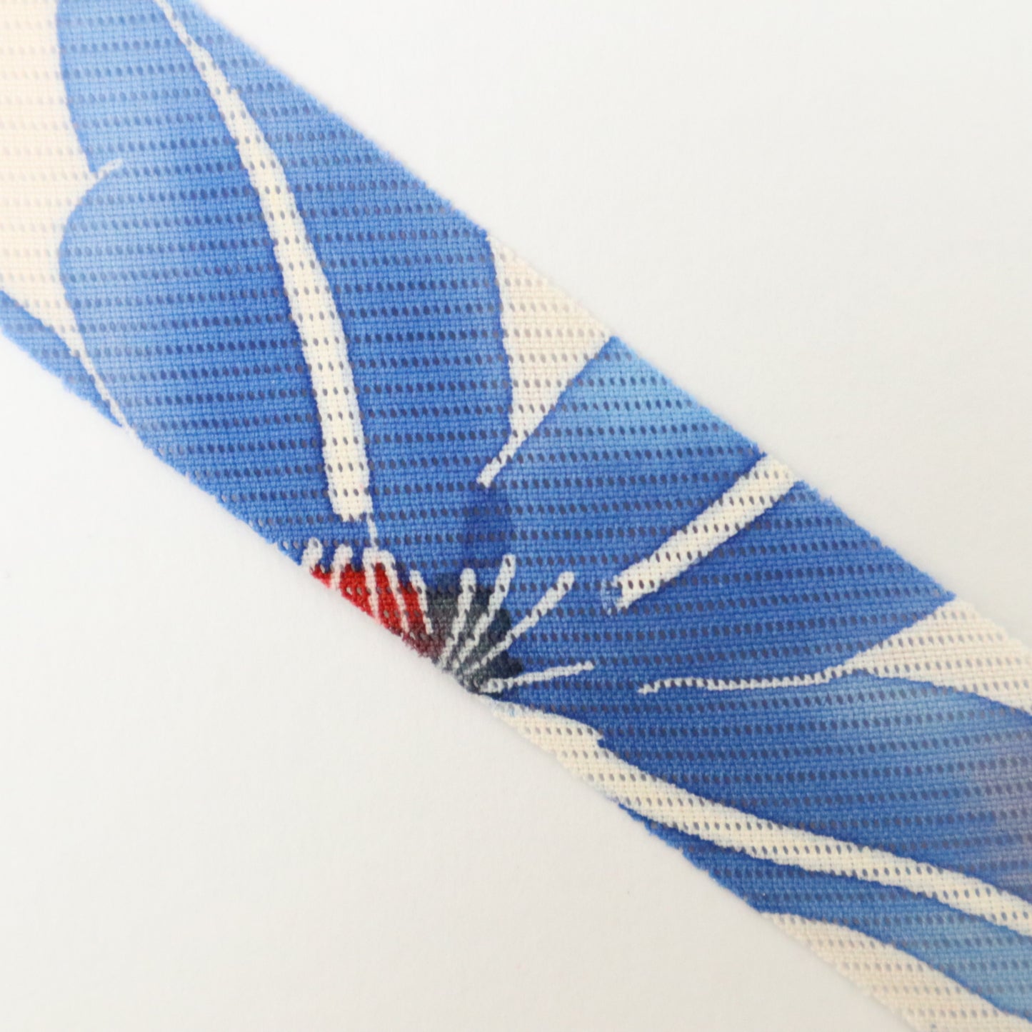 Light cherry blossom blue flowers (Y02406005)