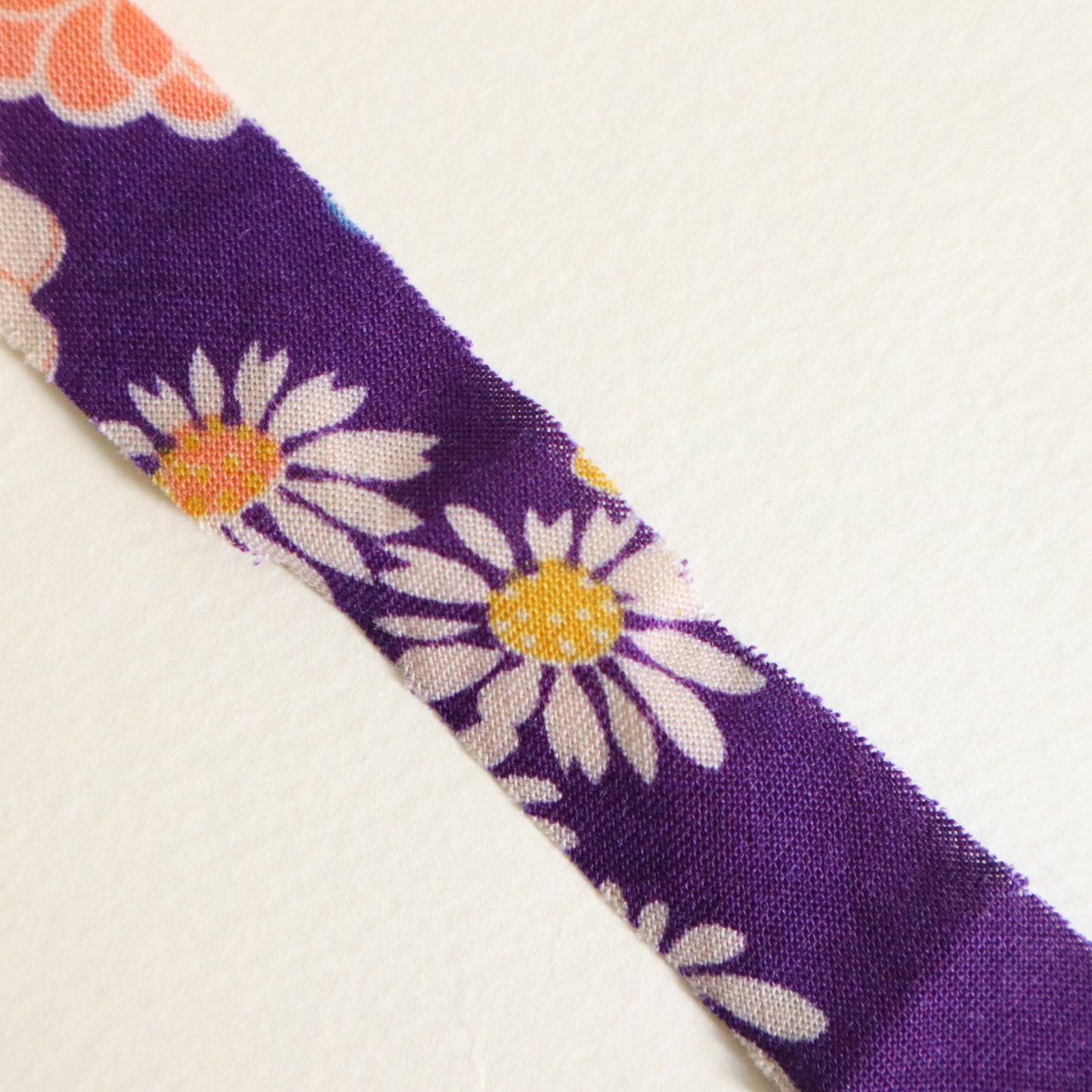 Purple children's kimono with colorful floral pattern (Y02507001①)