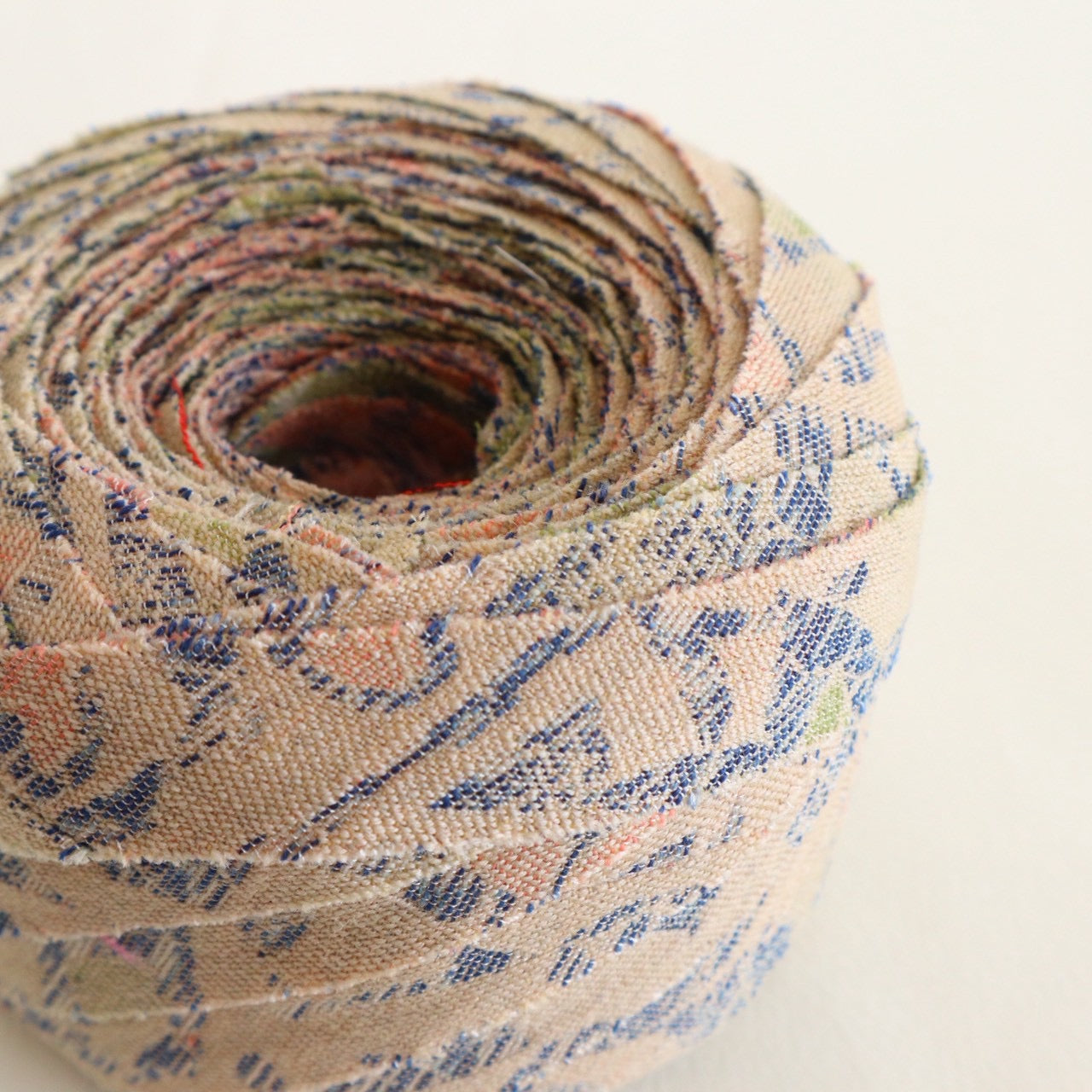 Beige with navy and pink abstract pattern - wool (Y02601005)