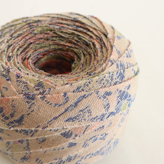 ベージュに紺とピンクの抽象柄・ウール(Y02601005）