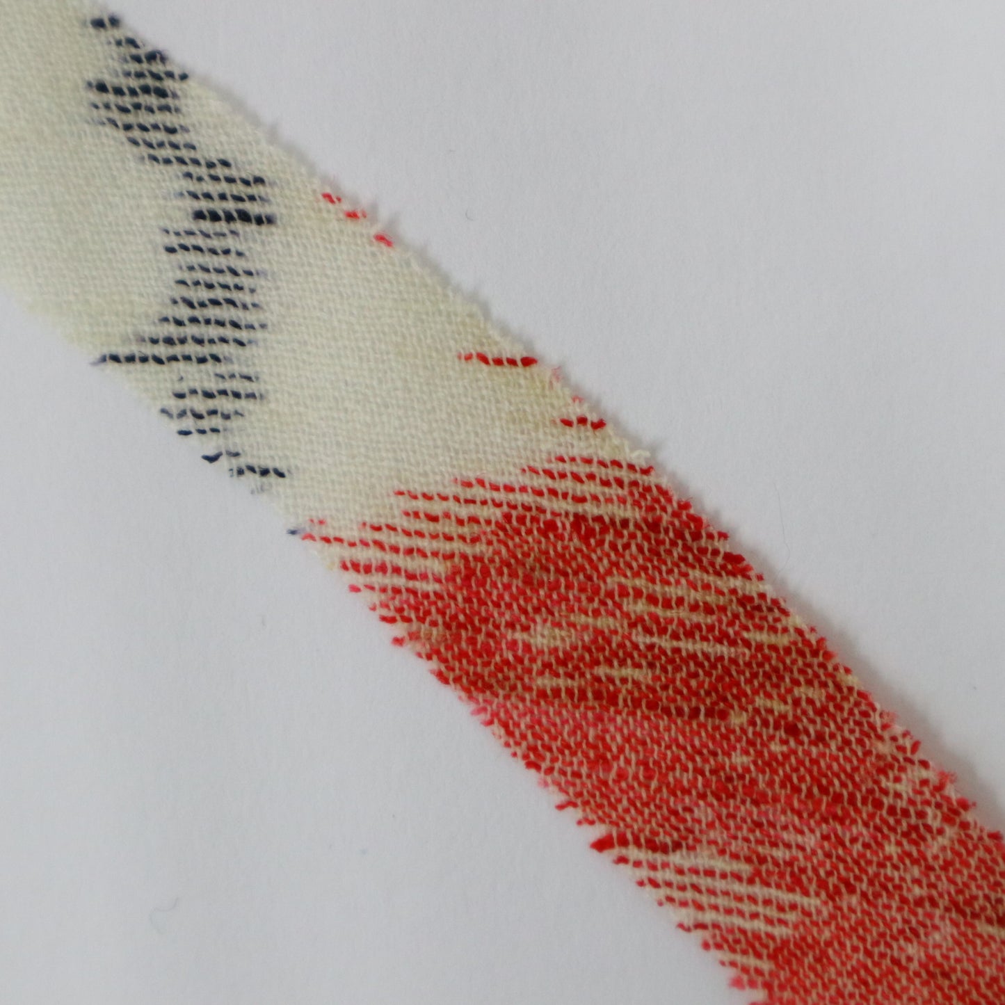 White wool red yellow green blue (Y02405014)