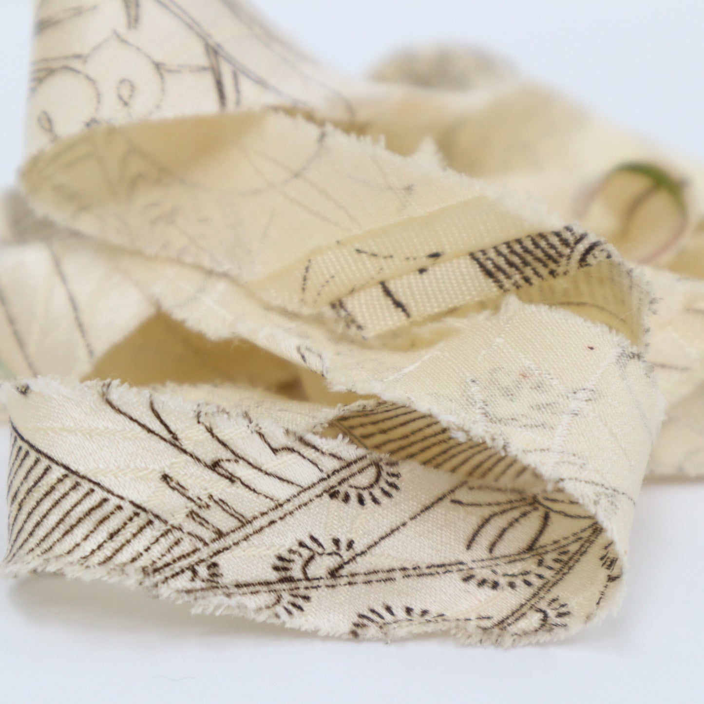 Unbleached mansion with floral pattern (Y02206015)