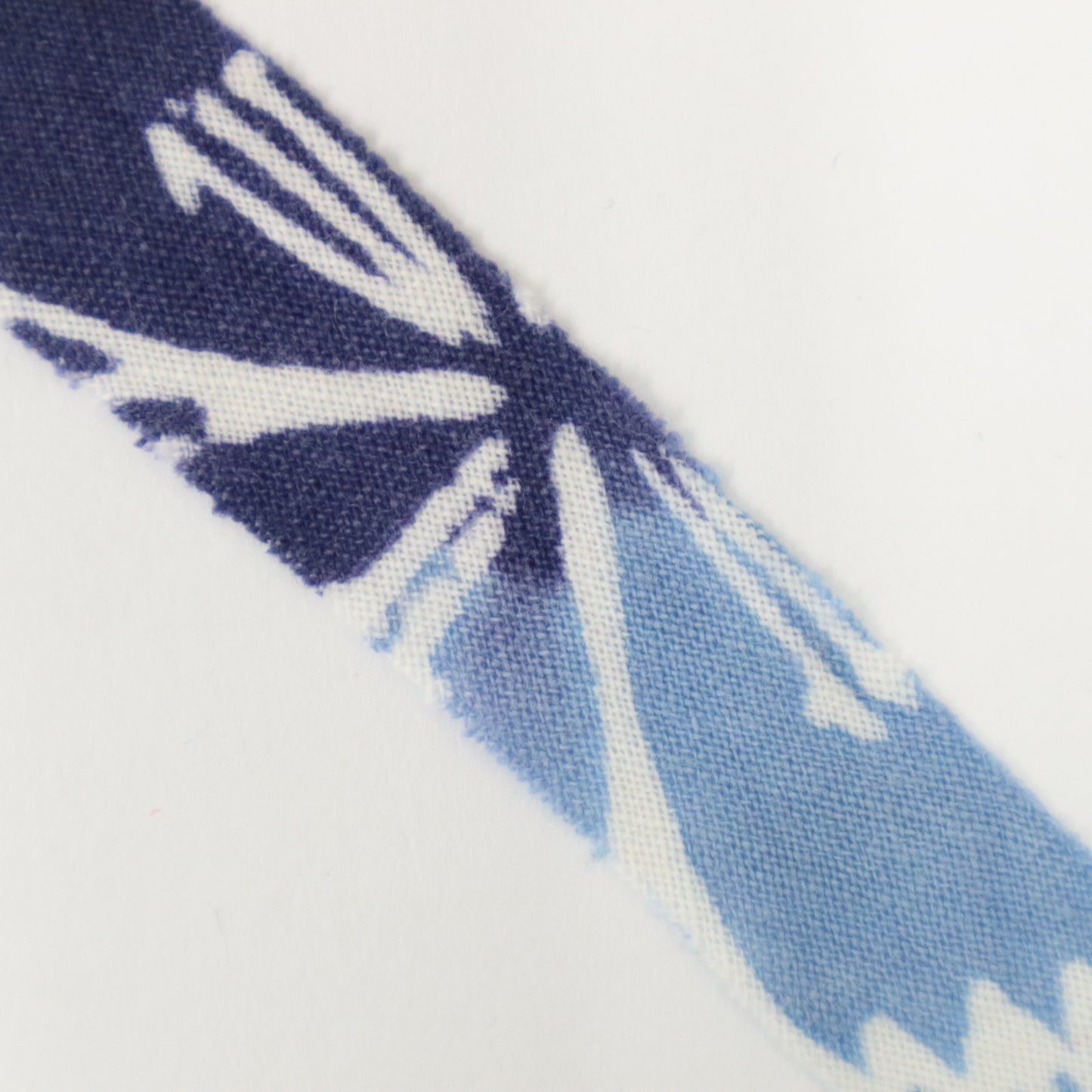 White yukata with floral pattern (Y02410027)