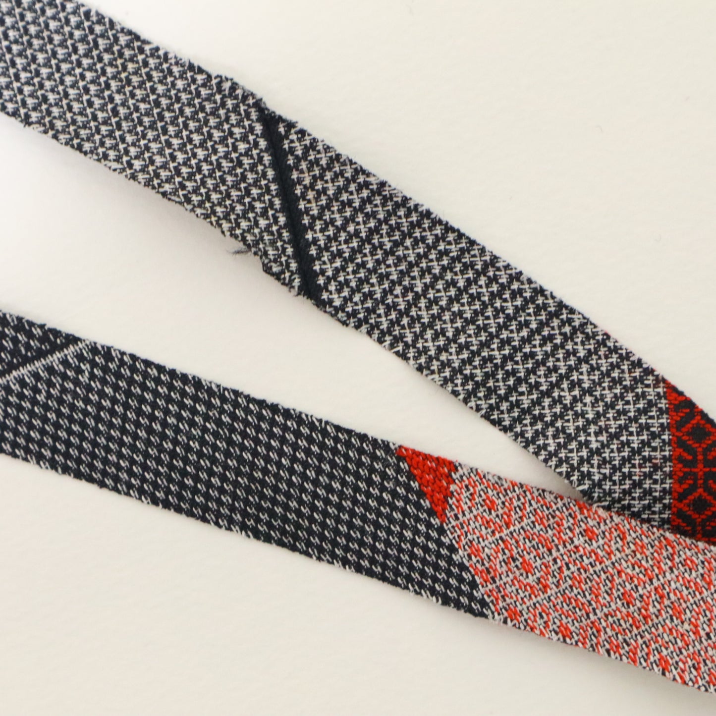 Black pongee (Y02511005)