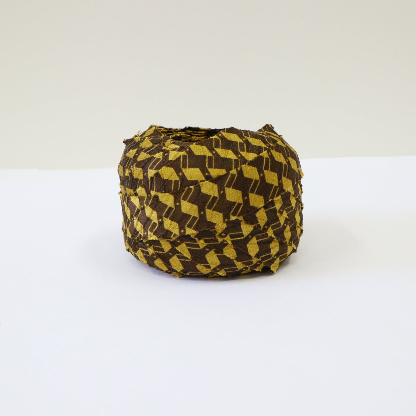 [Recommended Yarn for Bears] 30m Ball / Brown Square Pattern / Synthetic Fiber (Y02206012)