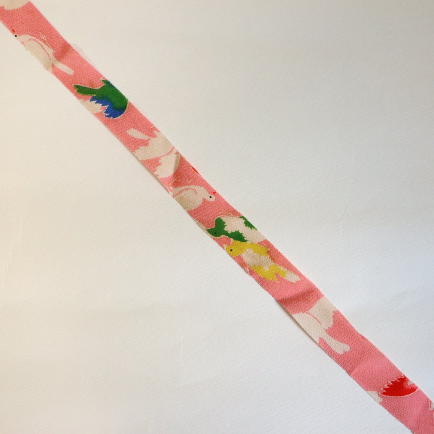 Pink children's kimono with colorful bird pattern (Y02507002)