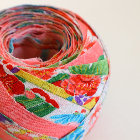 Pink children's kimono with colorful floral pattern (Y02507005)