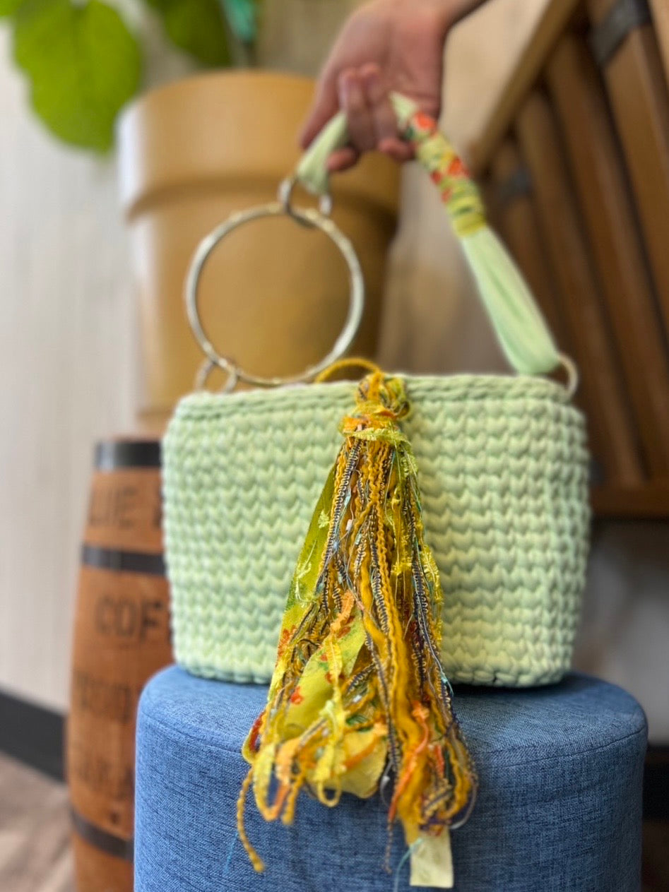 [Finished product] Lime green bag with kimonoyarn tassel