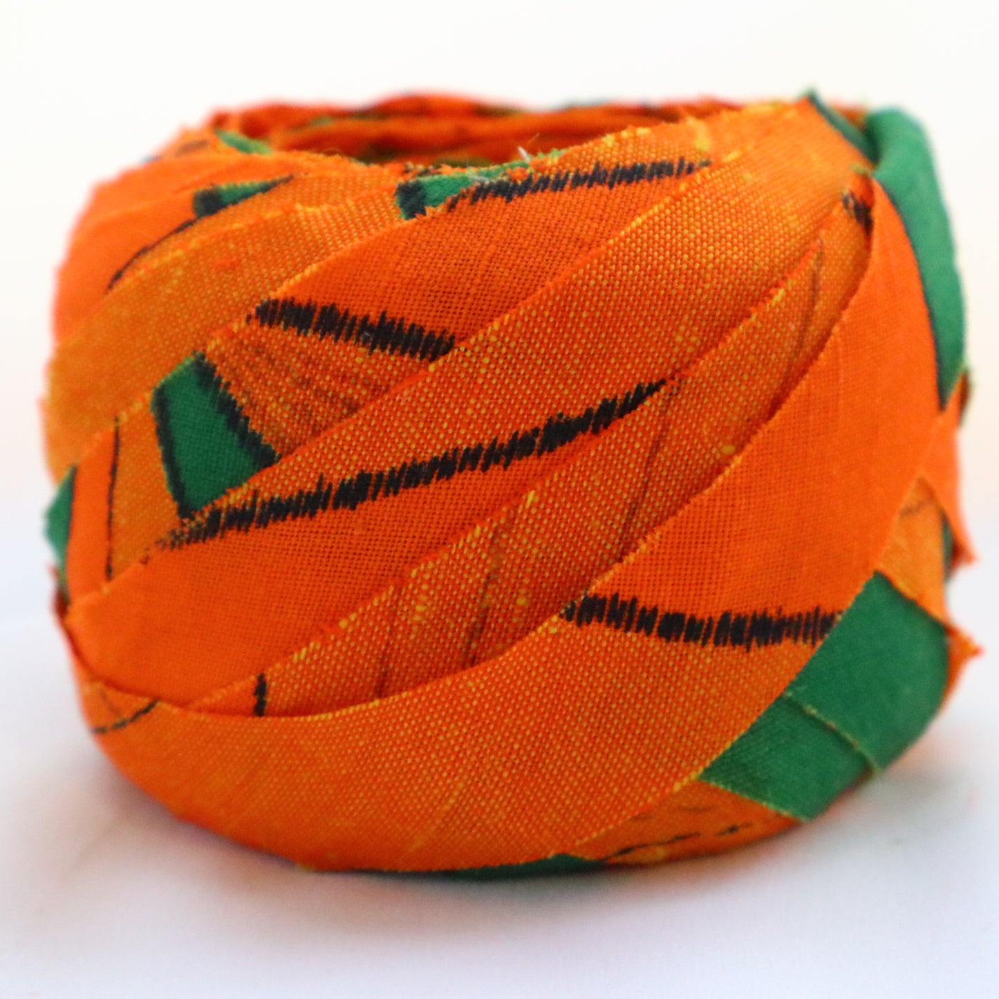 Orange with large green geometric pattern, wool (Y02105024)