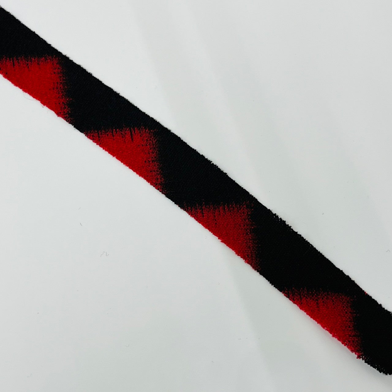 Large red and black checkered pattern wool (Y00000709)