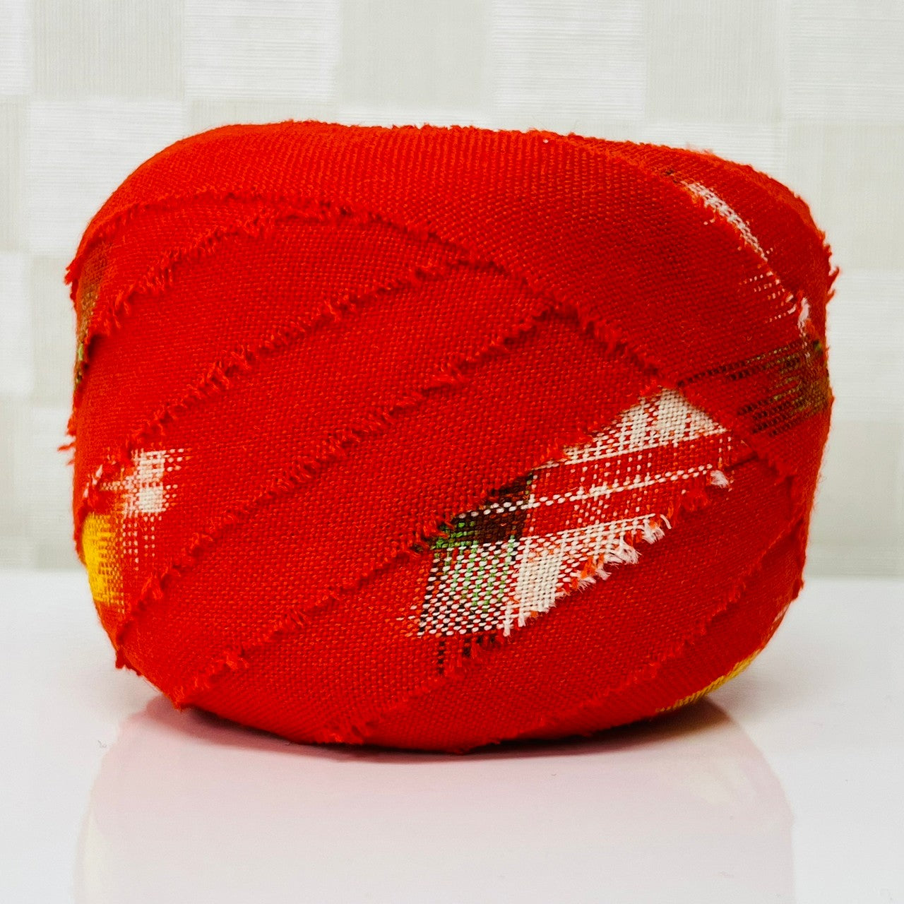 Yellow and white kasuri pattern on vermillion wool (Y00000025)