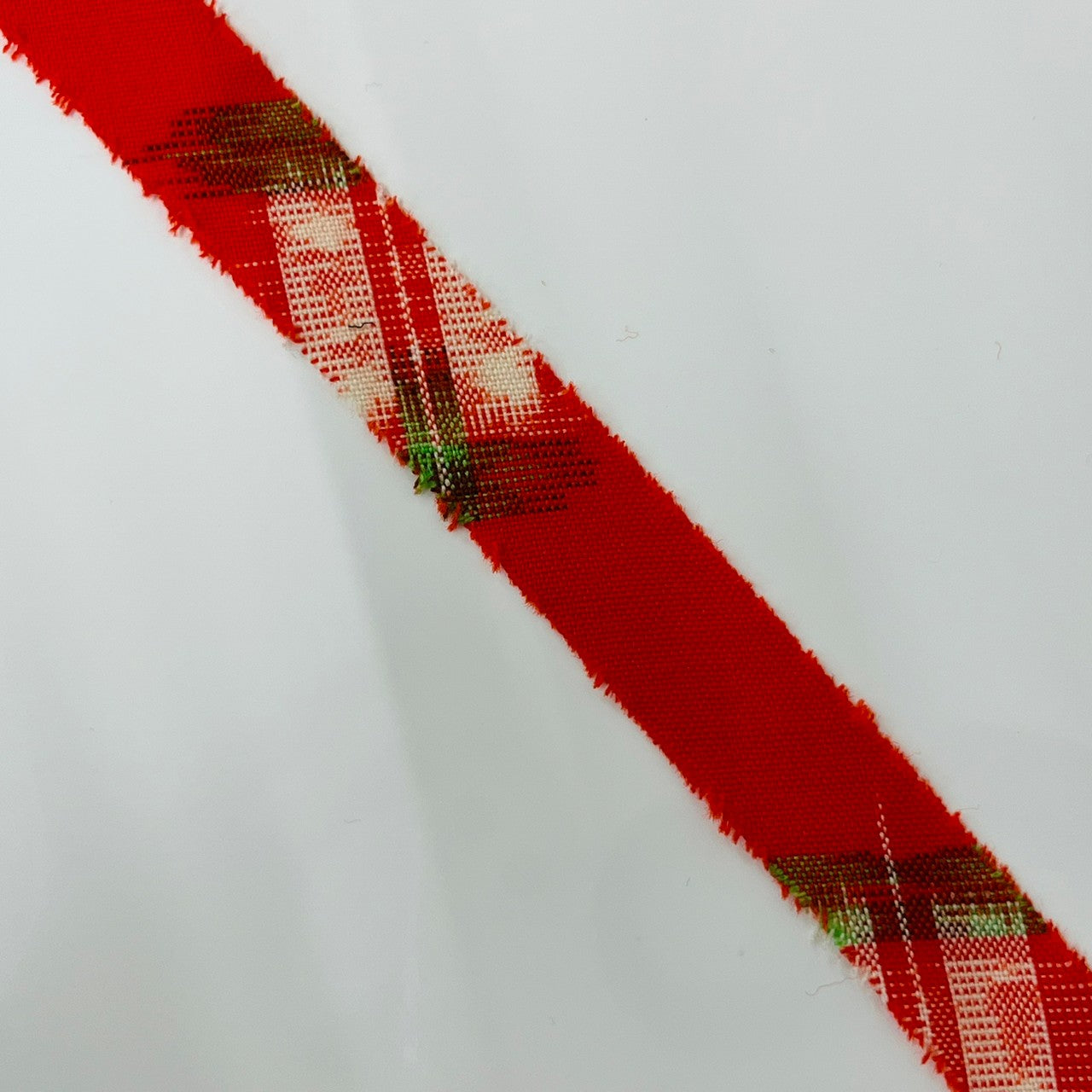 Yellow and white kasuri pattern on vermillion wool (Y00000025)