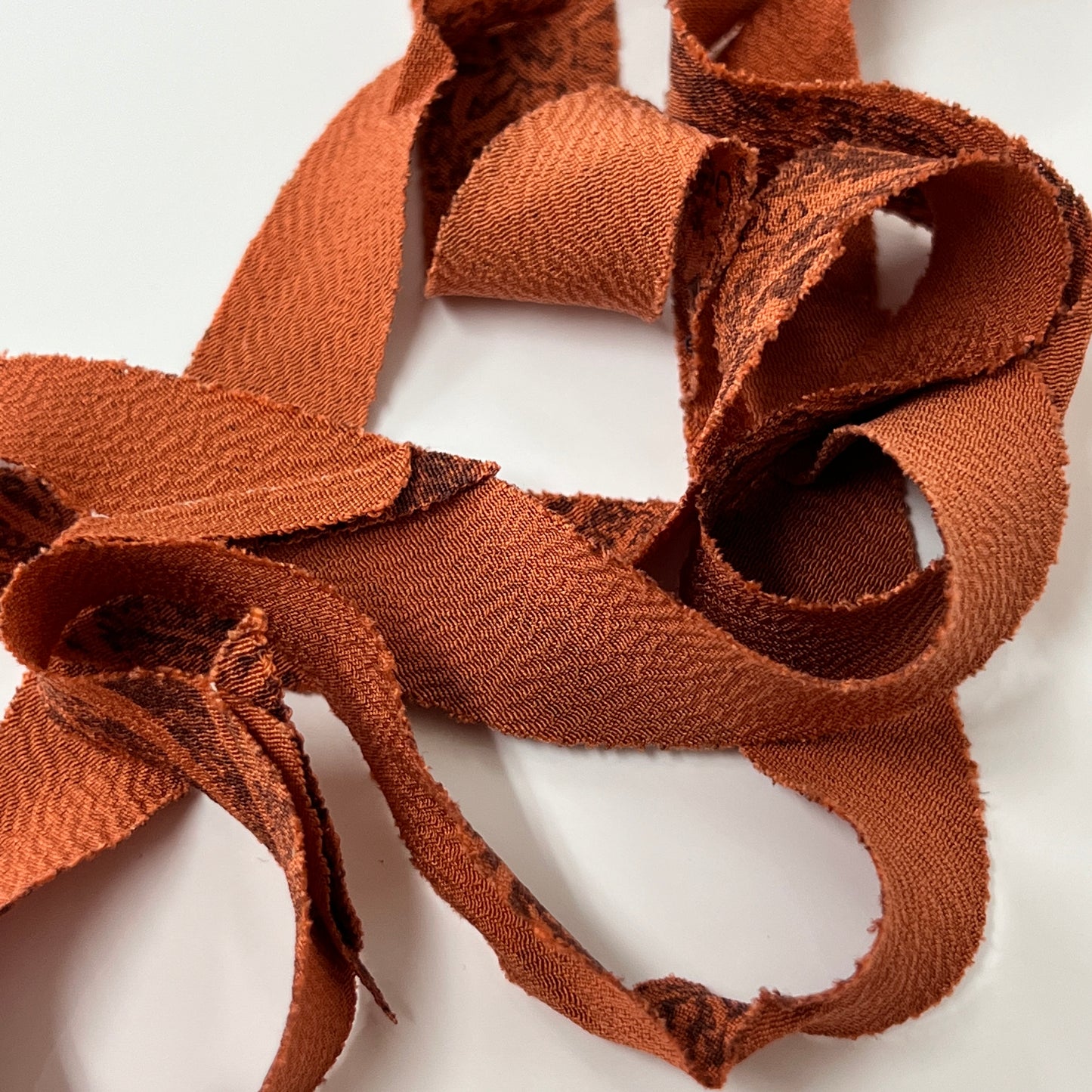 Yellow-brown sarasa-like pattern, crepe (Y00010147)