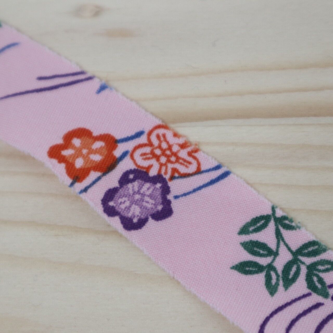 Pink running water and flower pattern Komon (Y00000503)