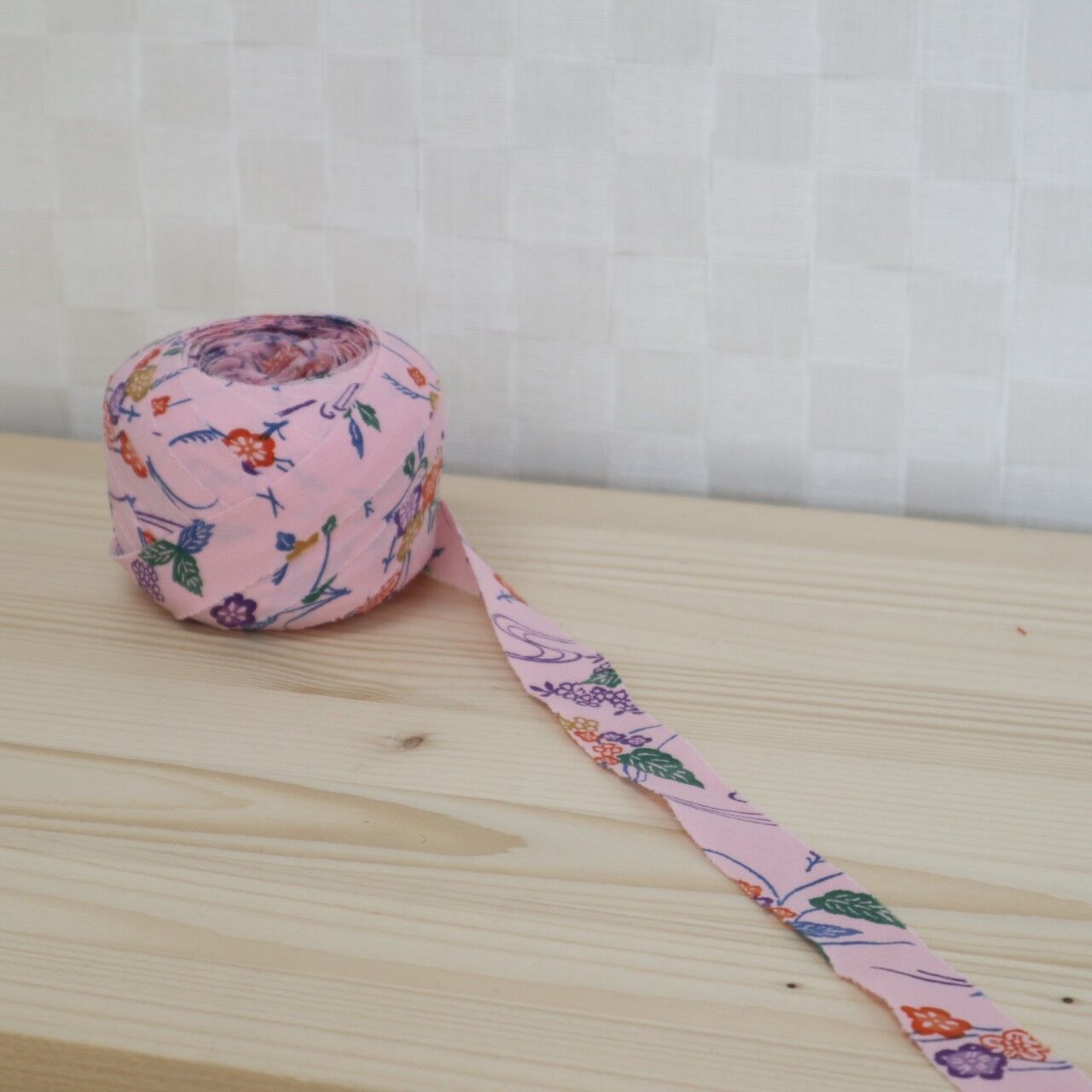 Pink running water and flower pattern Komon (Y00000503)