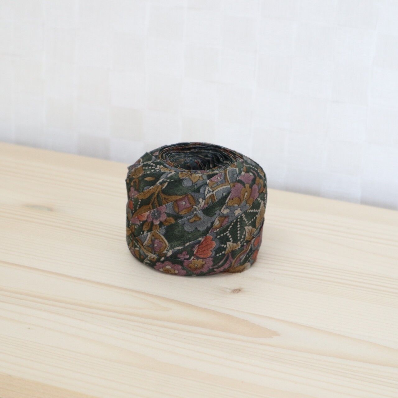 Dark greenish brown, Sarasa pattern (Y00000583)