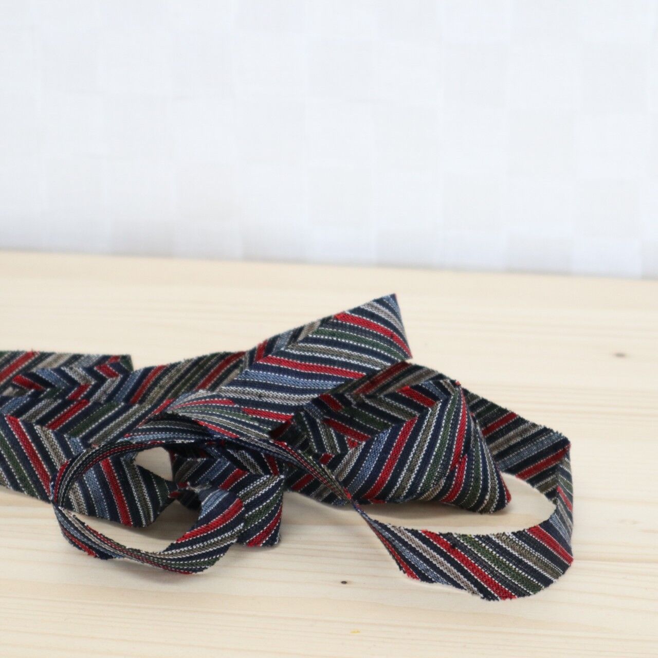 Navy blue, red, green, blue, brown striped pattern, wool (Y00000618)
