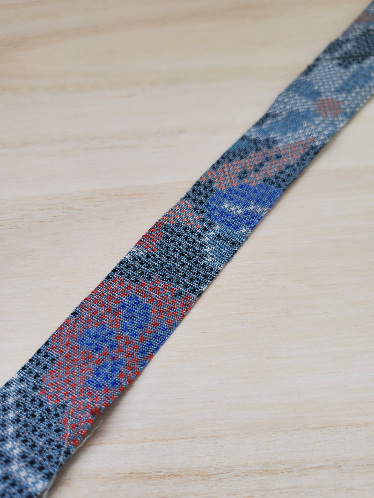 bluish gray with pink, red, and blue patterns (YY00005005)