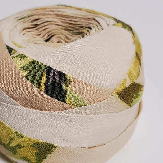 Light yellowish beige with yellow and green flower pattern (Y00010194)