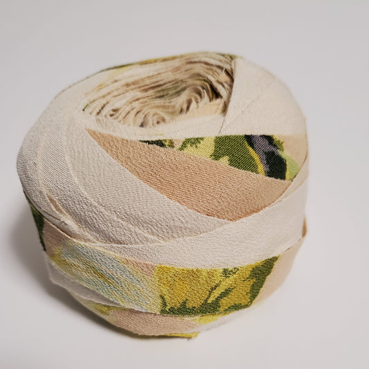 Light yellowish beige with yellow and green flower pattern (Y00010194)