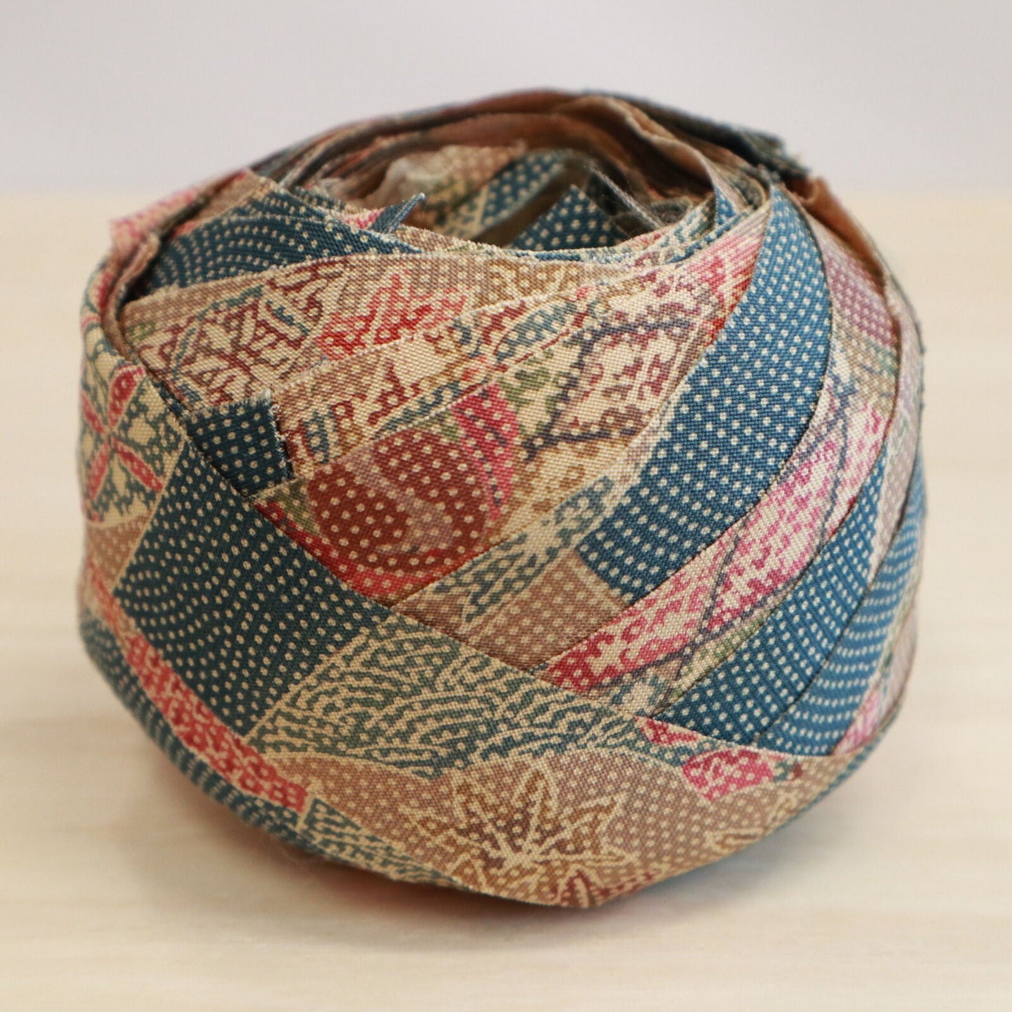 Light brown ground paper pattern Komon crepe (YY02008015)