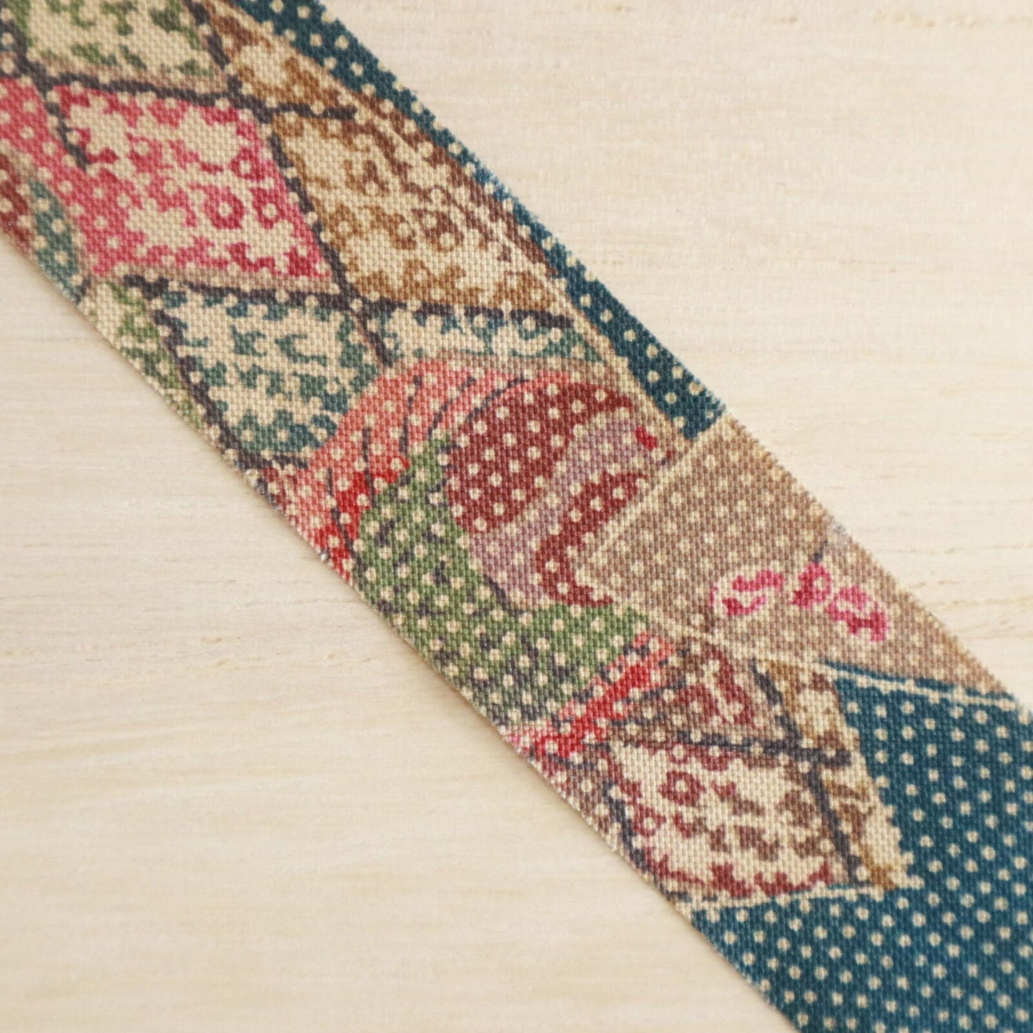 Light brown ground paper pattern Komon crepe (YY02008015)