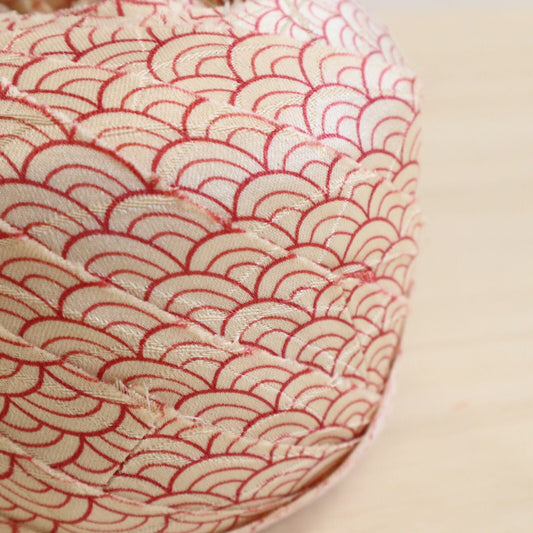 Seigaiha wave with tan on white and fan with mon rinko (Y02008037)