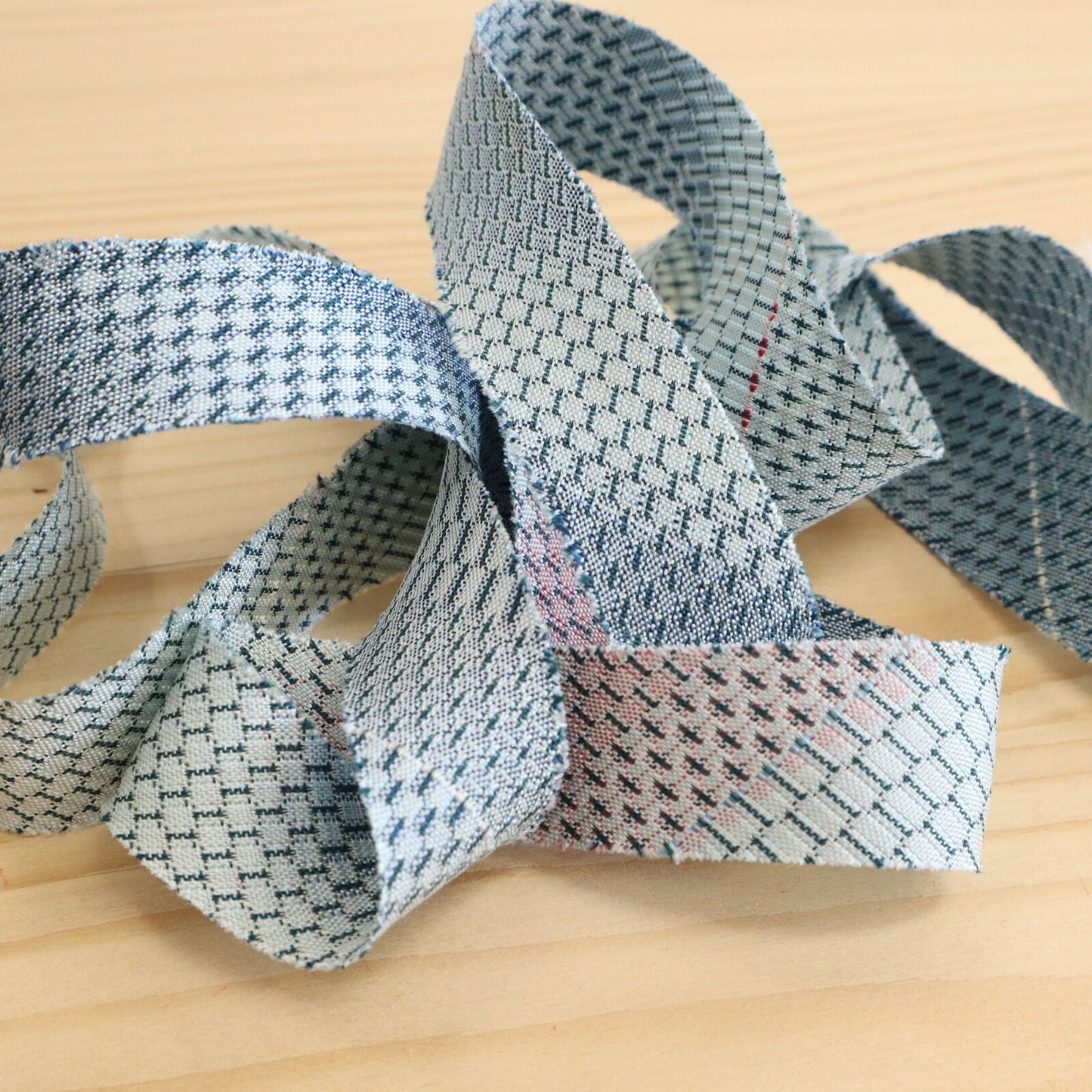 Gradation of blue and vermilion, kasuri pattern, pongee (YY02008094)