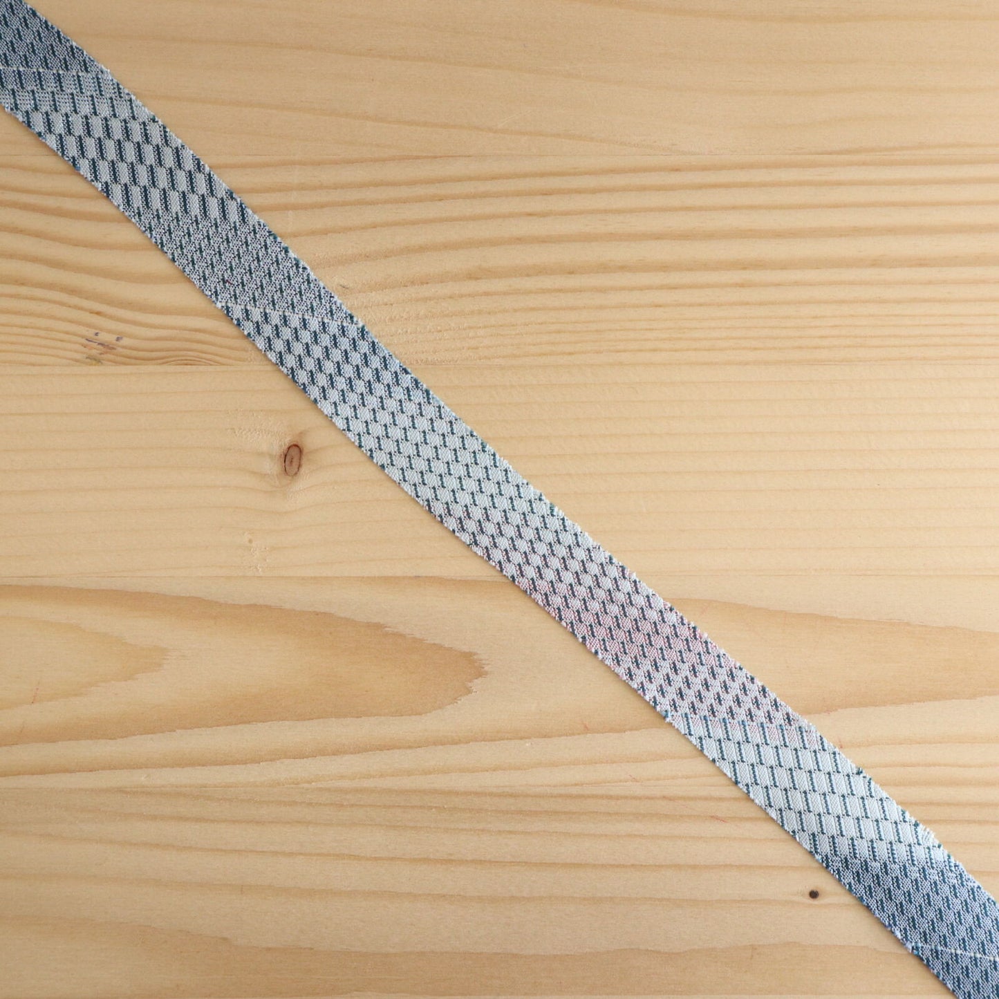 Gradation of blue and vermilion, kasuri pattern, pongee (YY02008094)