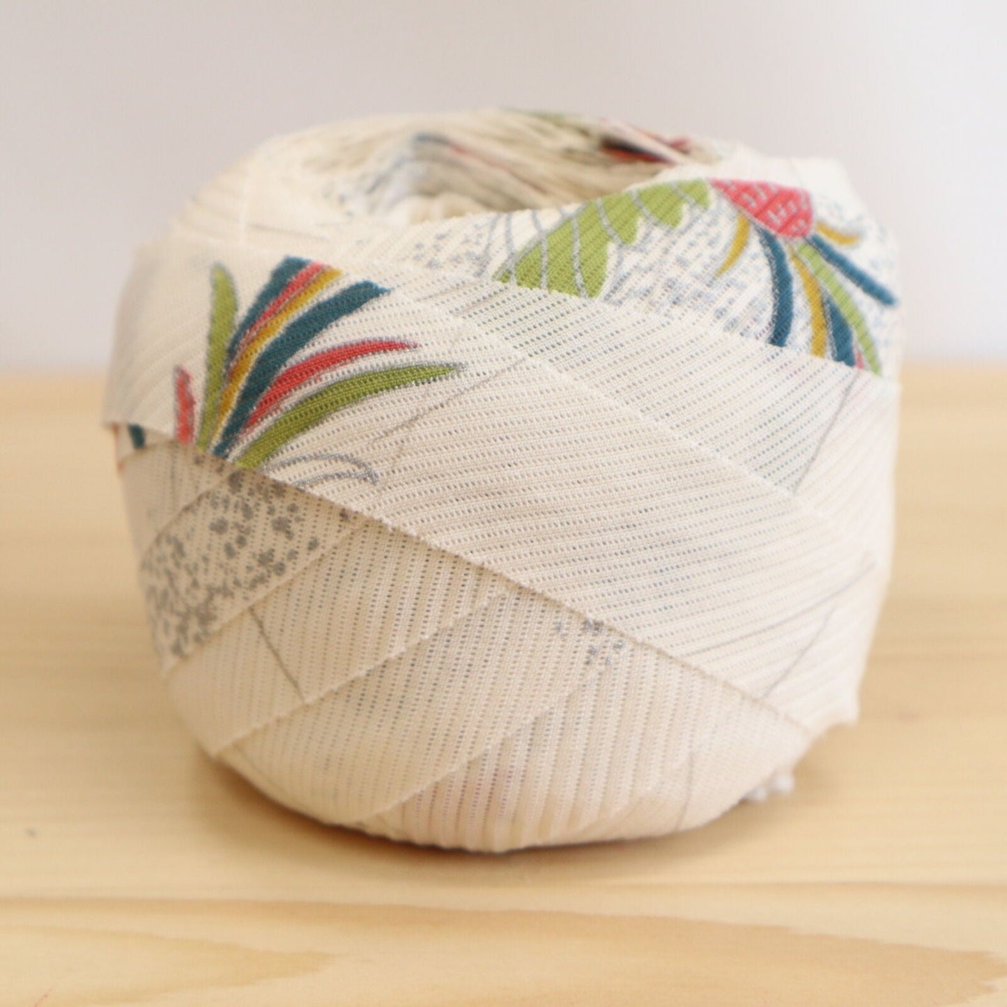 Phoenix and silver mist on white ground, dew grass, silk (YY02008103)