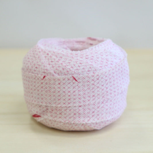 Kasuri pattern on white background (Y02010008)