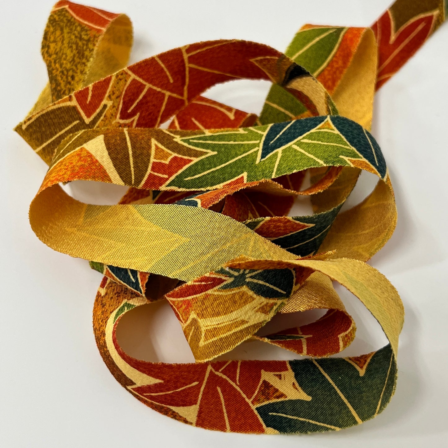 Orange with green/yellow/blue/brown maple pattern/crepe (Y00010013)
