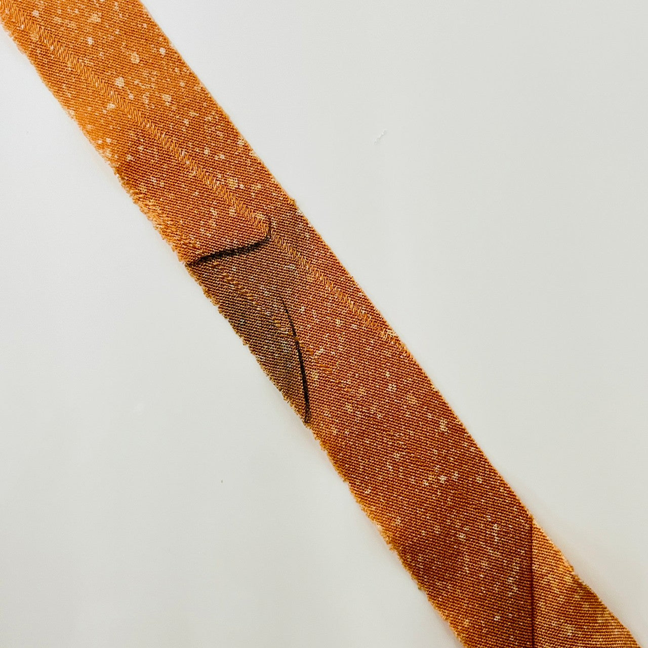 Light gray color with light orange pattern (Y02009015)