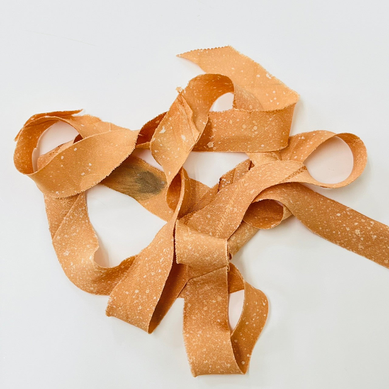 Light gray color with light orange pattern (Y02009015)