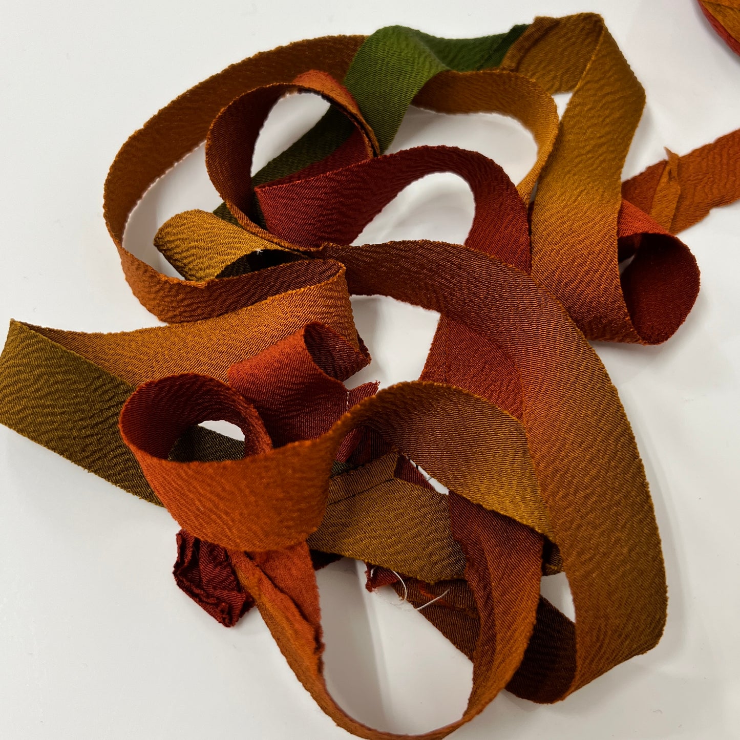 Orange to green gradation crepe (Y02309009)